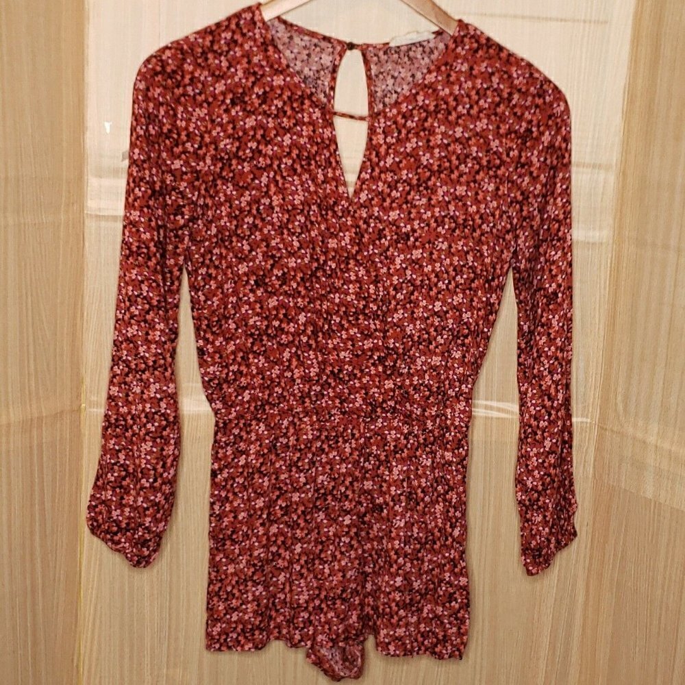 Socialite Womens Red Floral Long Sleeve Shorts Romper Medium